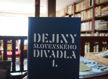 Vladimír Štefko a kol.: Dejiny slovenského divadla I.