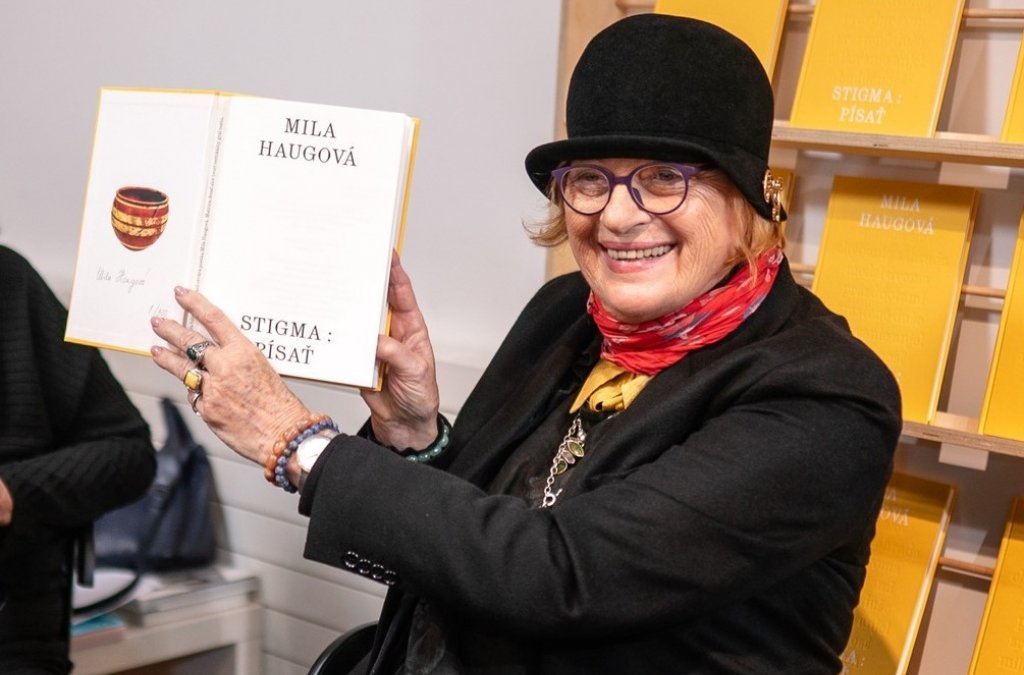 Mila Haugová získala prémiu v rámci Ceny Literárneho fondu za bibliofíliu Stigma : Písať